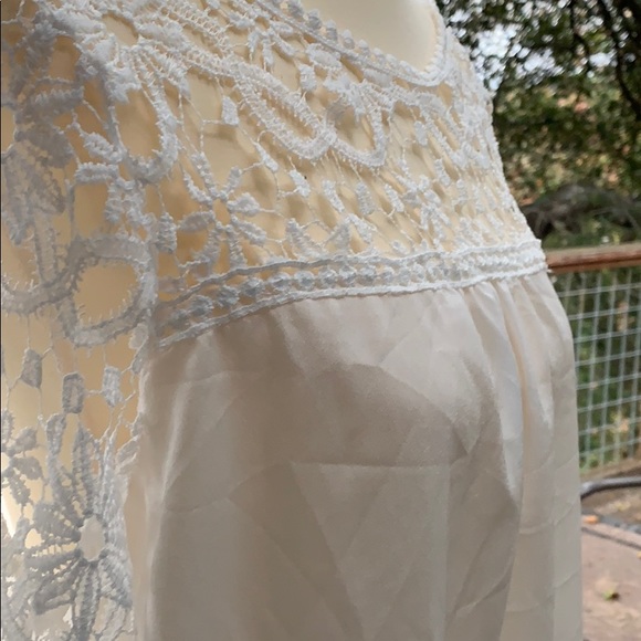 ⭐️SALE⭐️ 🎉HP🎉Gorgeous White Lace Blouse NWOT - Picture 8 of 8